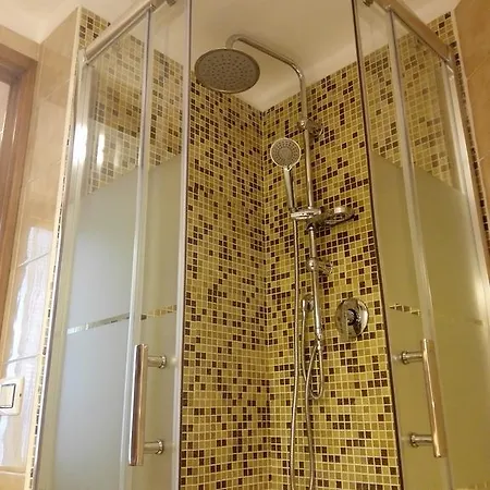 Rosselli Charme Apartment- Centro - Apartment La Spezia