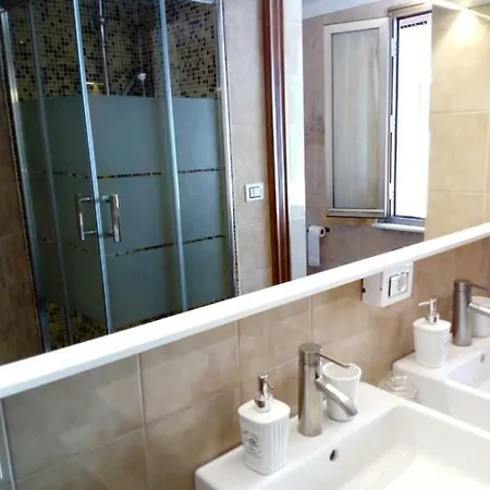 Apartment Rosselli Charme Apartment- Centro - *