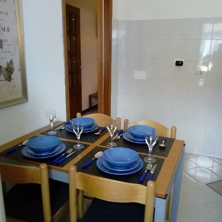 Rosselli Charme Apartment- Centro - *